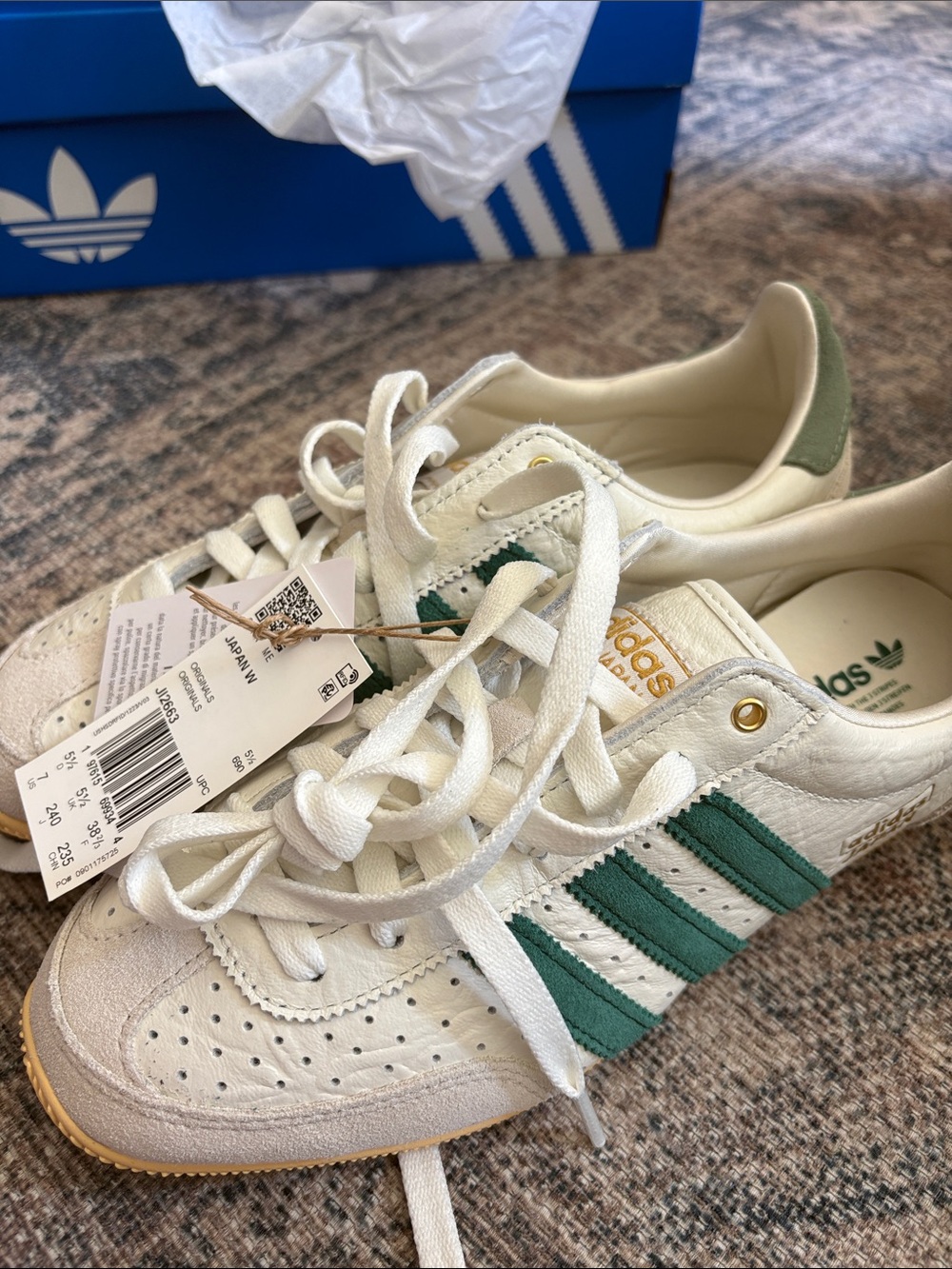 NWT adidas Japan Low-Top Sneakers in White, Green and Cream - Picture 3 of 4